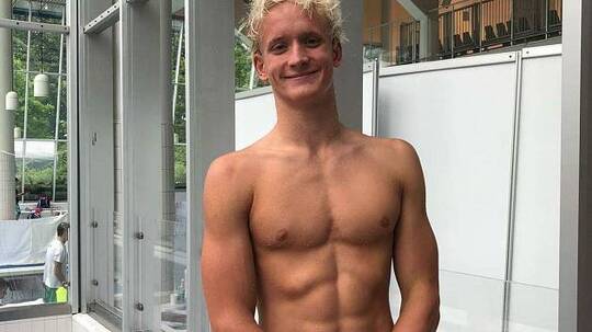 Plavec Adam Hlobeň překonal v Budapešti rekord Květoslava Svobody